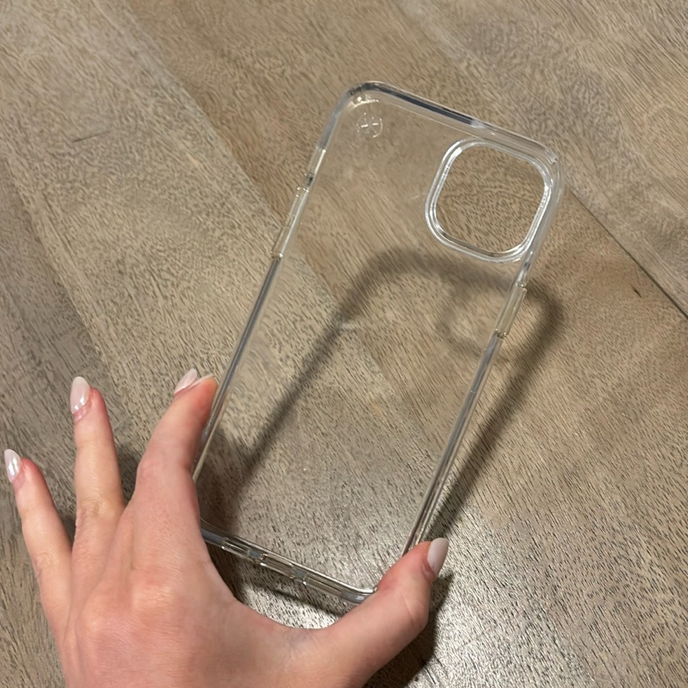 Speck iPhone 15 plus clear case